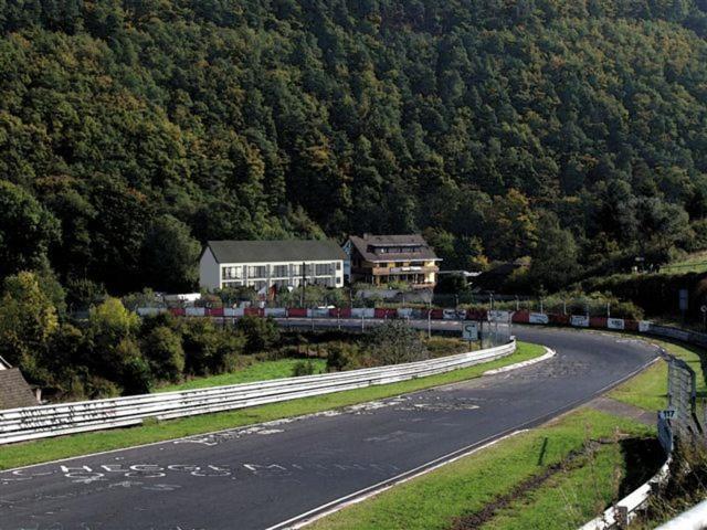 An Der Nordschleife Adenau
